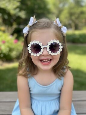 Kids Daisy Frame Sunglasses - White Floral With glitter white Hair Bows Set